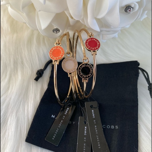 NWT MBMJ Gold Enamel Disc Logo Bangle Bracelet - Picture 2 of 9